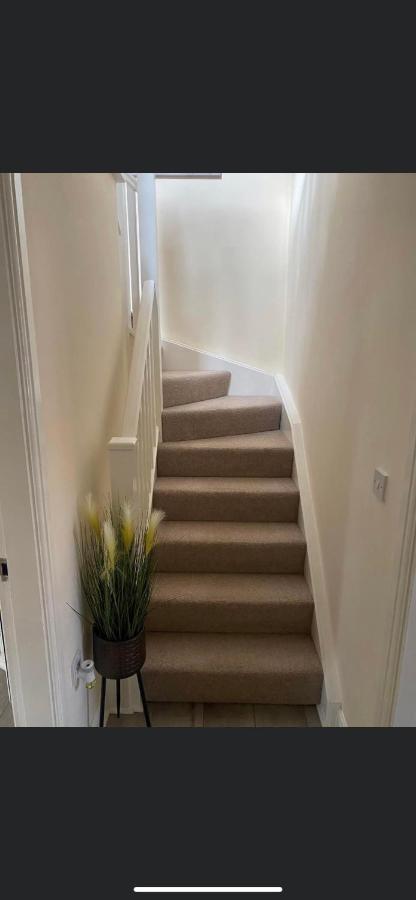 2 Bedroom Duplex Apartment バウトリー エクステリア 写真